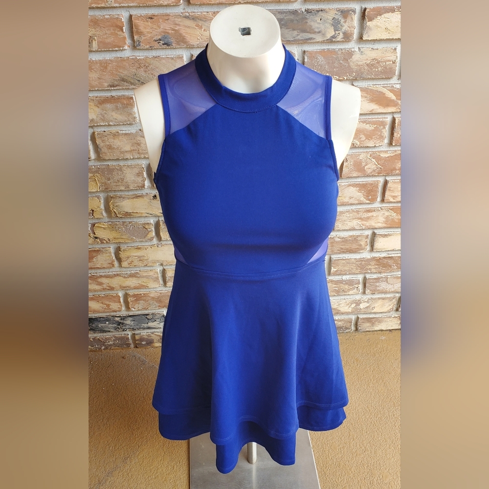Super cute 90's/Y2K mesh accents mini dress